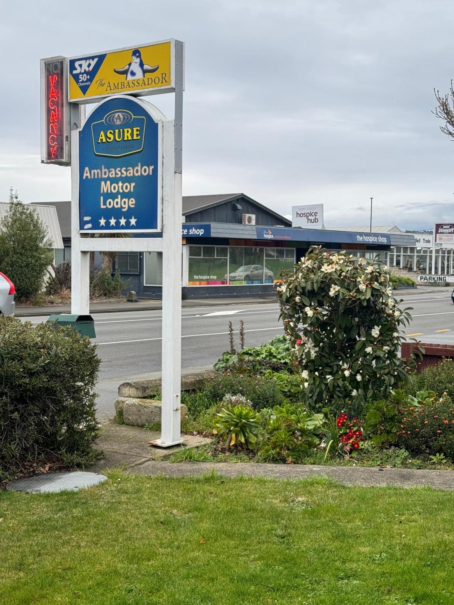 Asure Ambassador Motor Lodge Oamaru Exterior foto